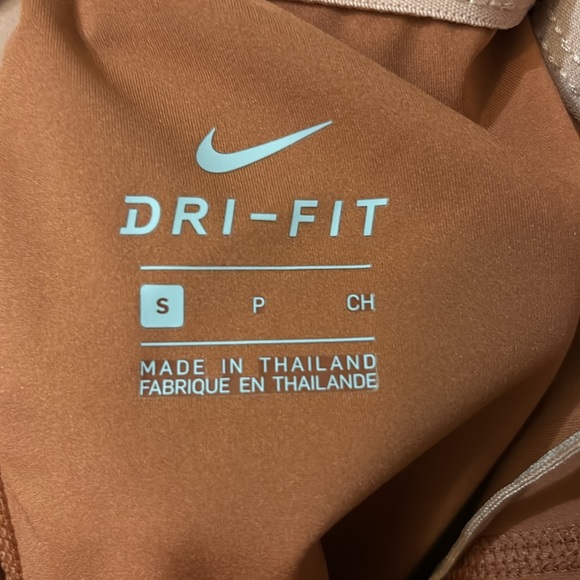 Nike dri-fit salmon pink lined shorts size small - Picture 3 of 6